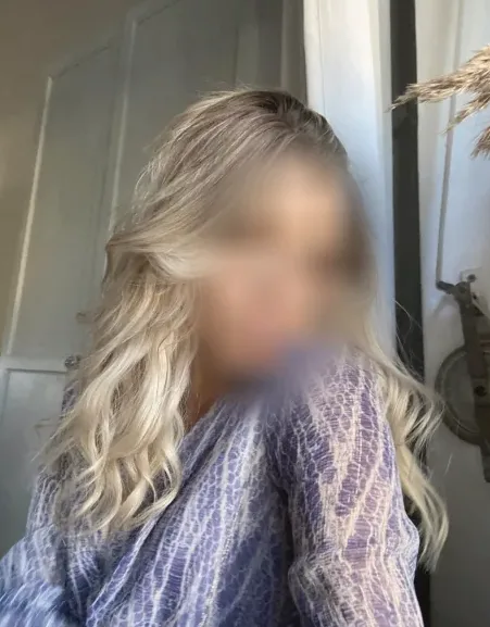 Anna, 20