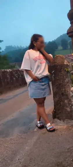 Anna, 32