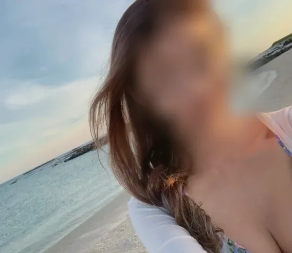 Astrid, 32
