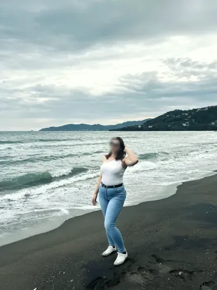 Emilia, 21