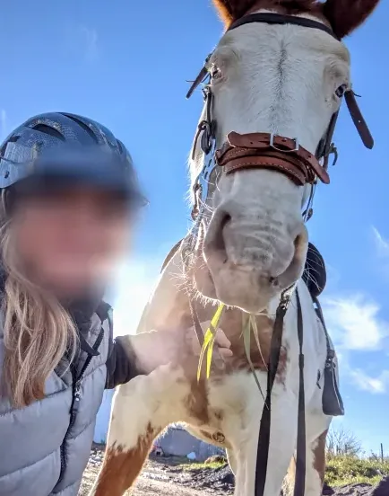 Julia, 35