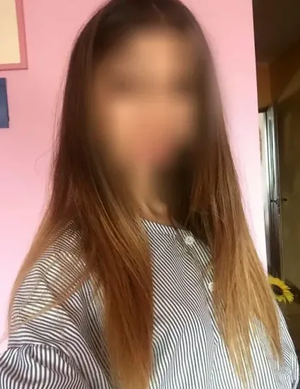 Lilly, 28