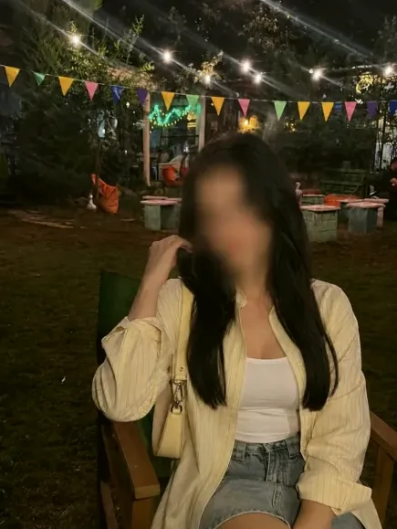 Lisa, 24