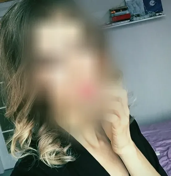 Marie, 32