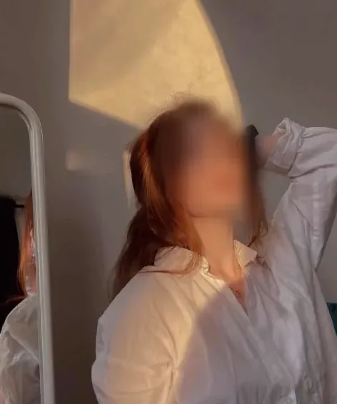 Mirela, 21