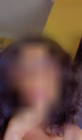 Nicole, 33