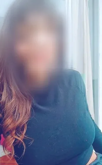 Nikolina, 33