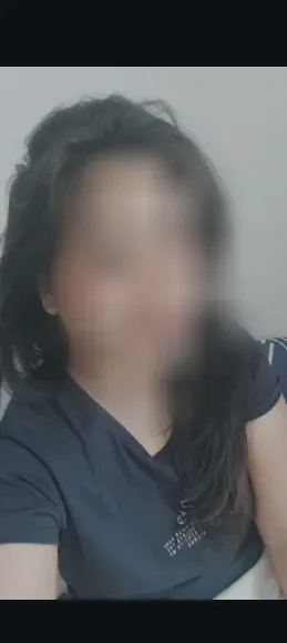 Nina, 31
