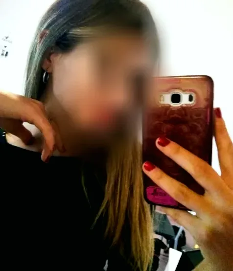 Sabrina, 29