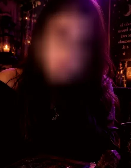 Selina, 33