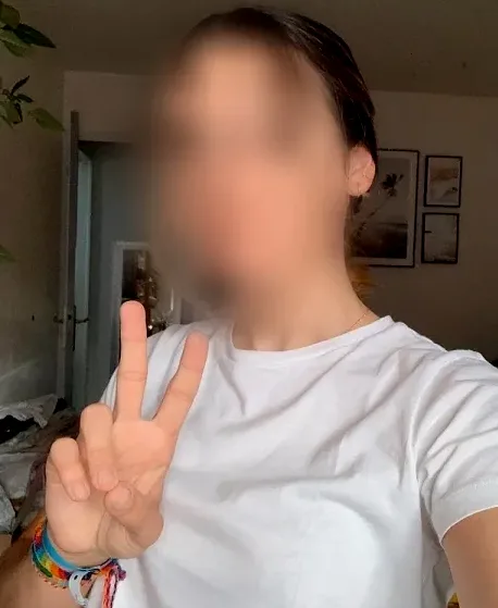 Stefanie, 29