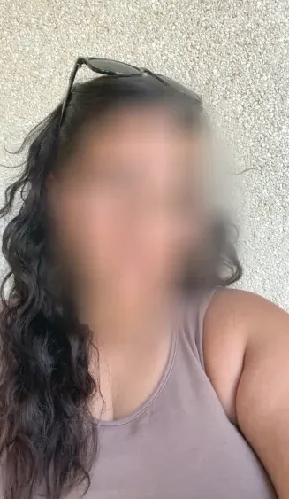 Stefanie, 22