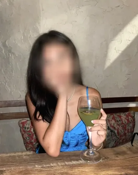 Valentina, 19