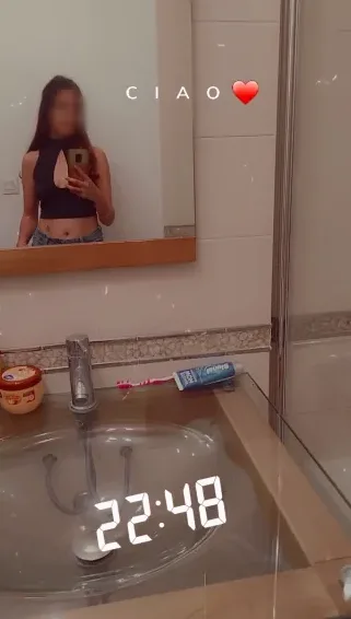 Viktoria, 23