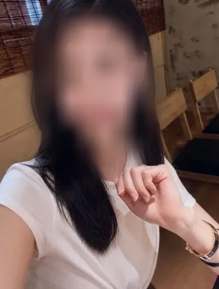 Viktoria, 35