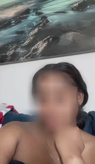Yvonne, 29